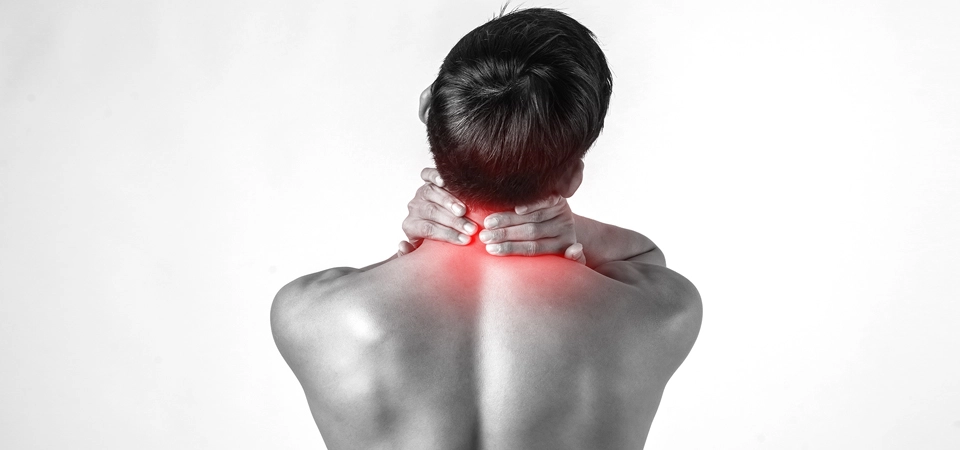 Neck Pain - Neural Therapy in Cervical Disc Herniation - One of the symptoms of a herniated disc in the cervical spine is severe neck pain.